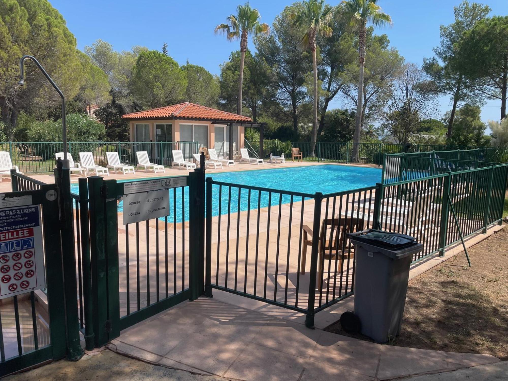 2 Pieces Saint Raphael Renove, Classe 4 Etoiles, 100 M Plages, Piscine, Tennis, Parc, Terrasse, Jardin Privatif Exterior foto