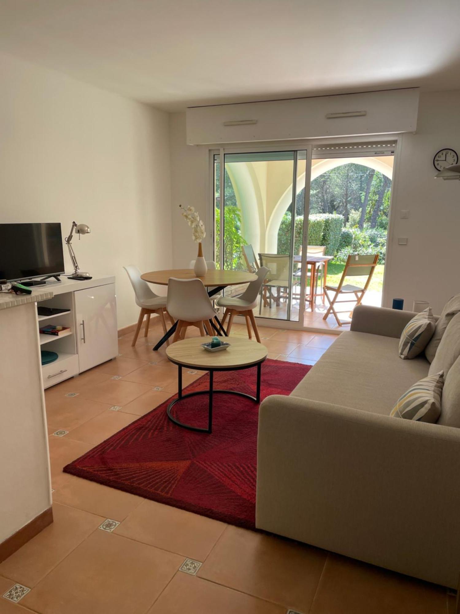 2 Pieces Saint Raphael Renove, Classe 4 Etoiles, 100 M Plages, Piscine, Tennis, Parc, Terrasse, Jardin Privatif Exterior foto